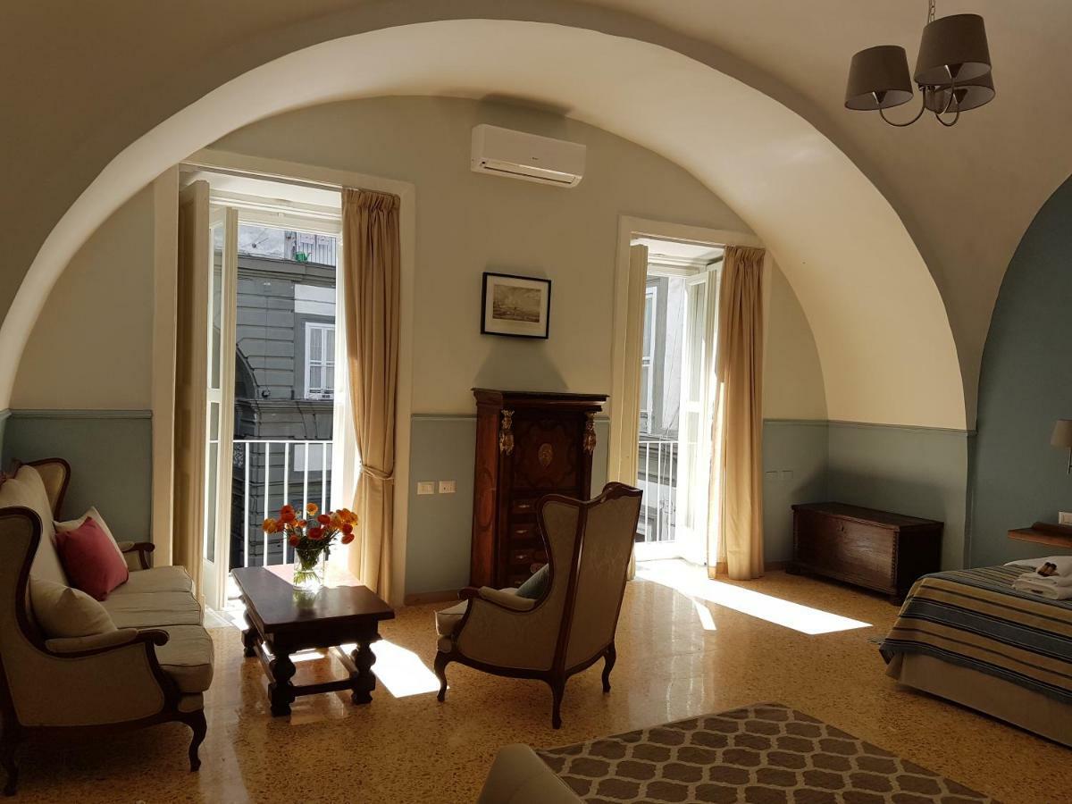 Aragonese Luxury Rooms Napoli Esterno foto