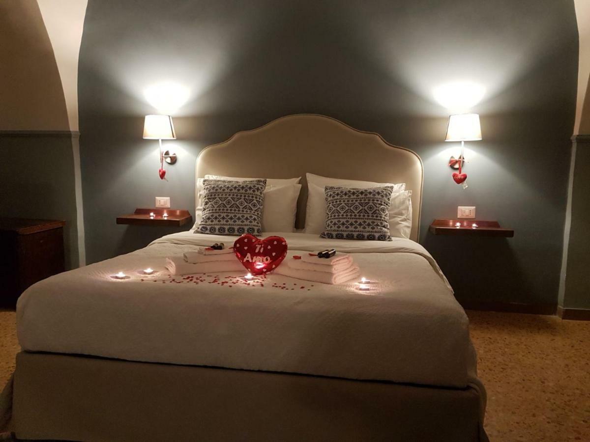 Aragonese Luxury Rooms Napoli Esterno foto